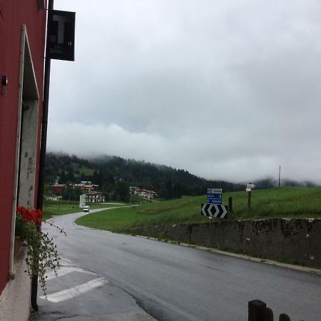 Albergo Ciori 아지아고 외부 사진