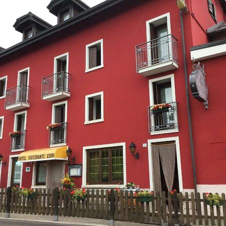 Albergo Ciori 아지아고 외부 사진