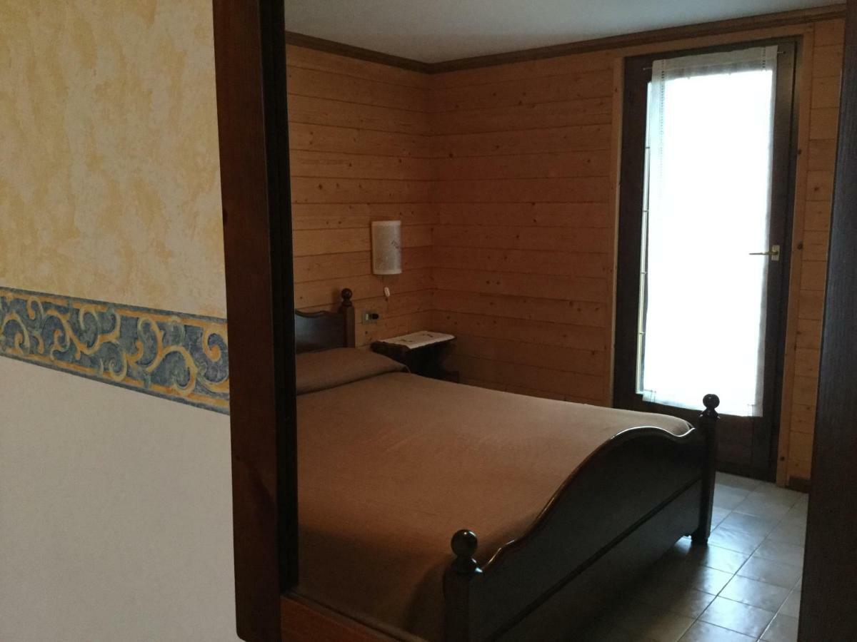 Albergo Ciori 아지아고 외부 사진
