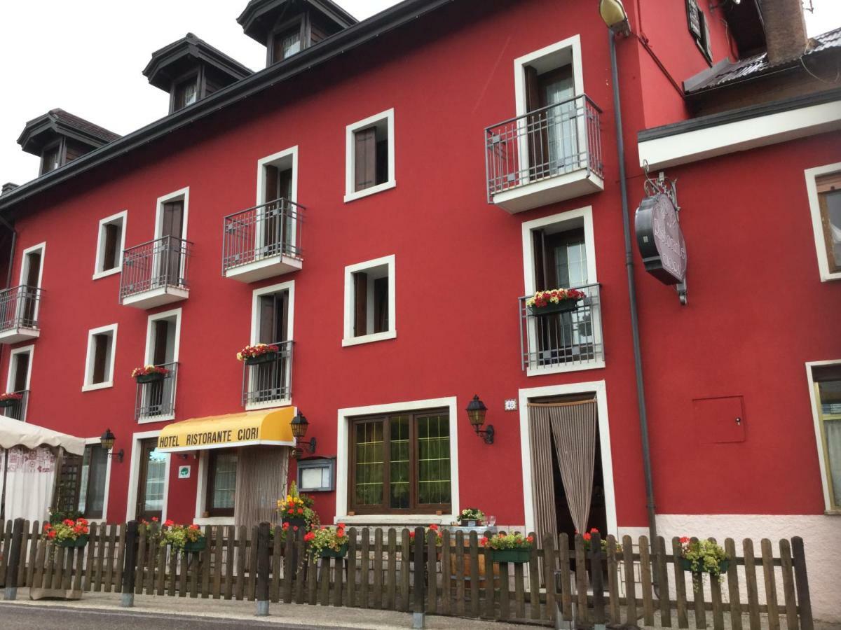 Albergo Ciori 아지아고 외부 사진