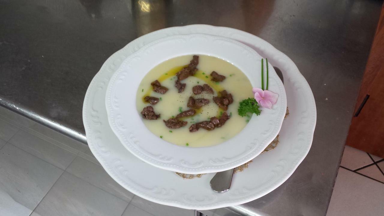 Albergo Ciori 아지아고 외부 사진